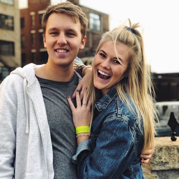 Meet your Posher, Miranda - Picture 1 of 1